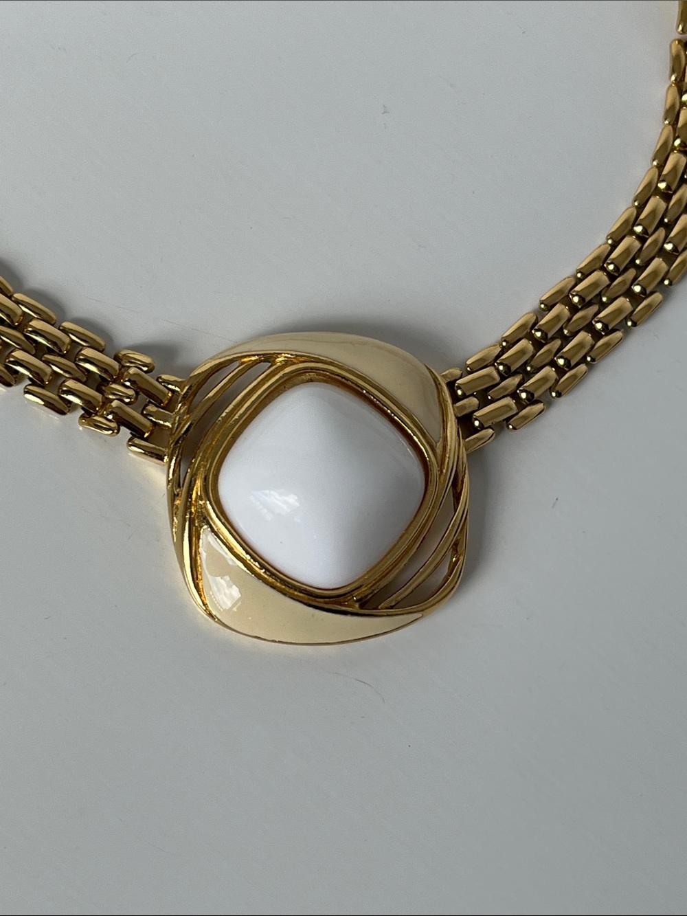 Vintage Trifari Gold Tone White faux Stone Statement Woven Chain Necklace Choker - Picture 5 of 11